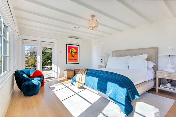Bedroom, Interior, Pendant Lights, Wood Texture Flooring