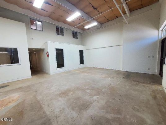 Empty room, Interior, Wooden Beams