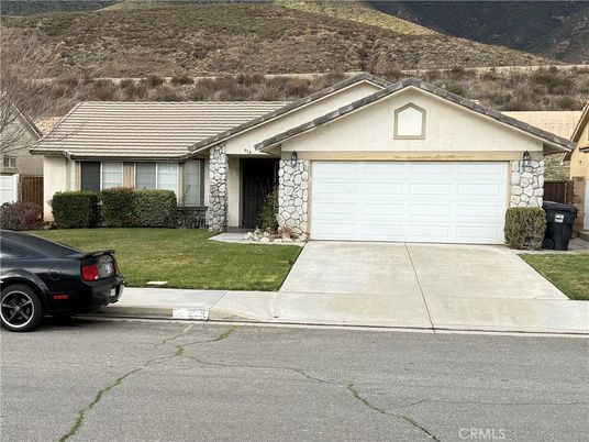 Attached, Exterior, Facade, Ranch