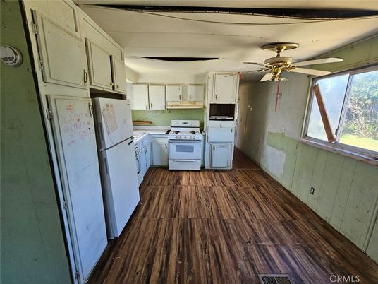 Interior, Kitchen, Washer, Wood Texture Flooring