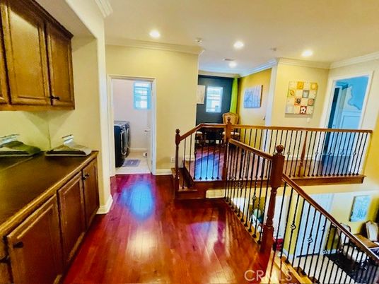 Interior, Recessed Lighting, Washer, Wood Texture Flooring