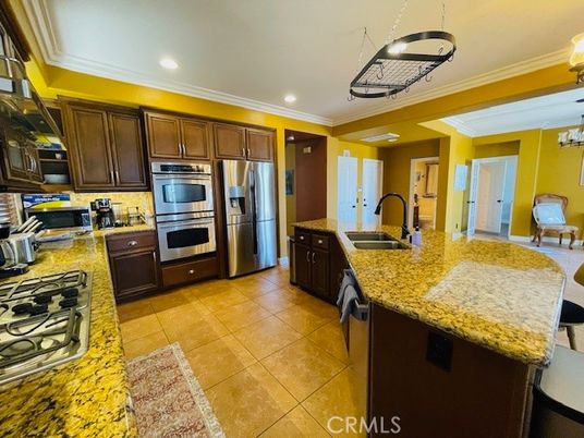 Chandelier, Interior, Kitchen, Recessed Lighting, Stainless Steel Appliances