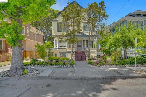 Exterior, Facade, Queen Anne Victorian
