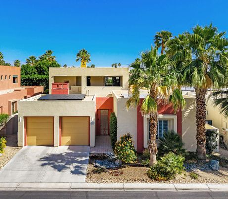 Attached, Exterior, Facade, Modern