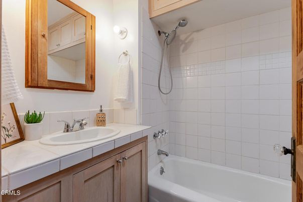 Bathroom, Interior, Tile Countertops