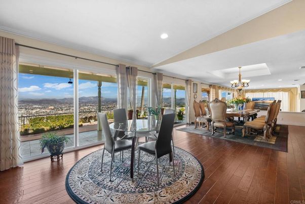 Chandelier, Dining room, Interior, Recessed Lighting, Wood Texture Flooring