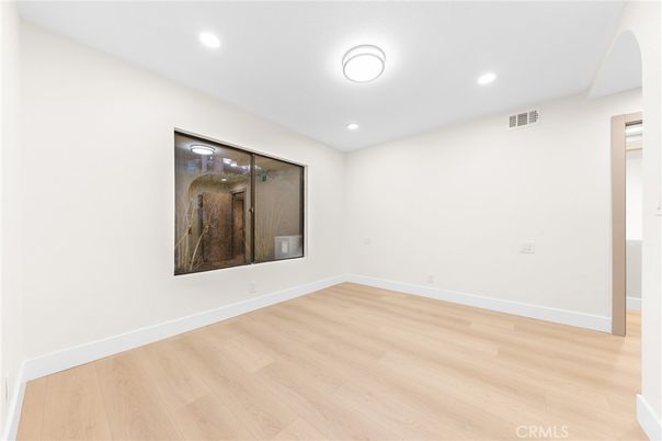 Empty room, Interior, Recessed Lighting, Wood Texture Flooring