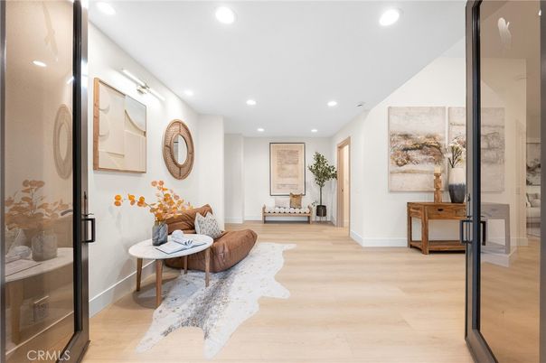 Interior, Recessed Lighting, Wood Texture Flooring