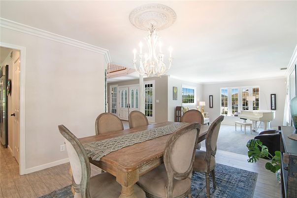 Chandelier, Dining room, Interior, Piano, Wood Texture Flooring