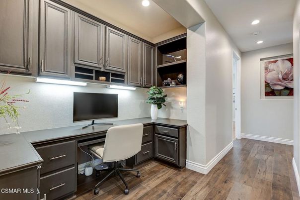Home Office, Interior, Recessed Lighting, Wood Texture Flooring