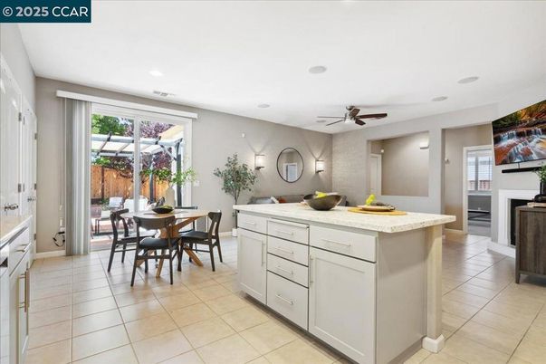Dining room, Interior, Kitchen, Recessed Lighting