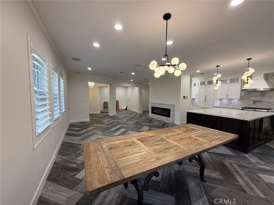 Fireplace, Interior, Kitchen, Pendant Lights, Recessed Lighting, Wood Texture Flooring