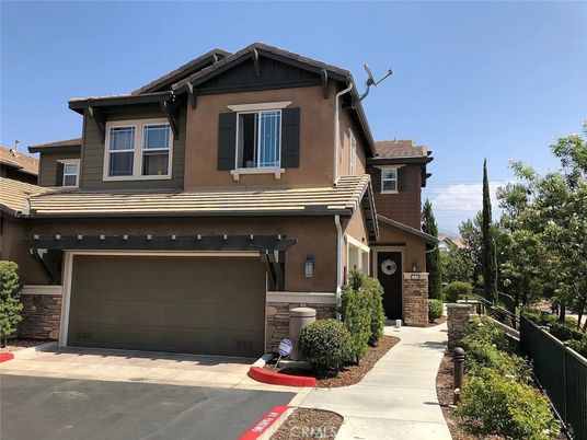 Attached, Exterior, Facade, Mediterranean