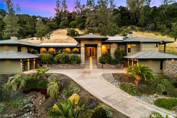 Exterior, Facade, Solar Panels, Modern