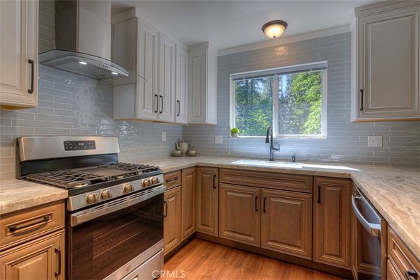 Interior, Kitchen, Stainless Steel Appliances, Wood Texture Flooring