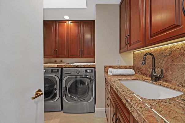 Interior, Recessed Lighting, Washer