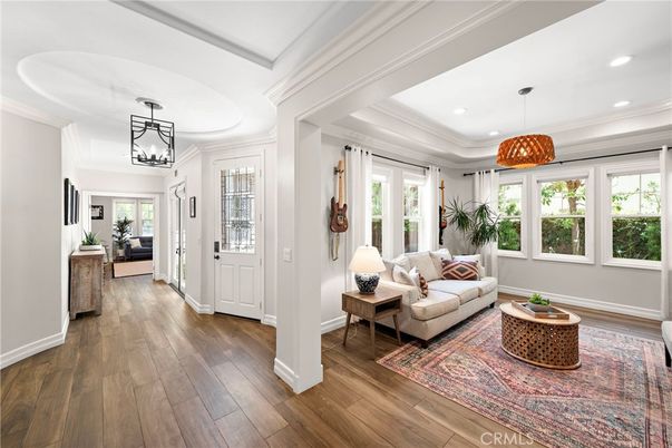 Interior, Living room, Pendant Lights, Recessed Lighting, Wood Texture Flooring