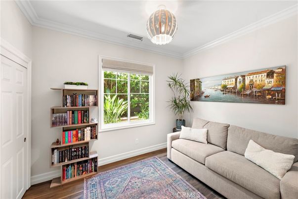 Interior, Living room, Pendant Lights, Wood Texture Flooring