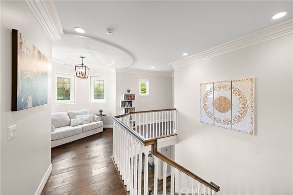 Interior, Pendant Lights, Recessed Lighting, Wood Texture Flooring