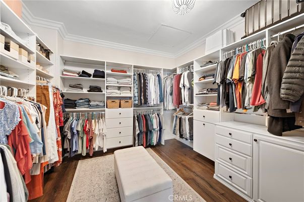 Interior, Walk-in Closets, Wood Texture Flooring