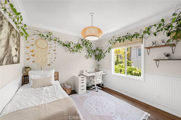 Bedroom, Home Office, Interior, Pendant Lights, Wood Texture Flooring