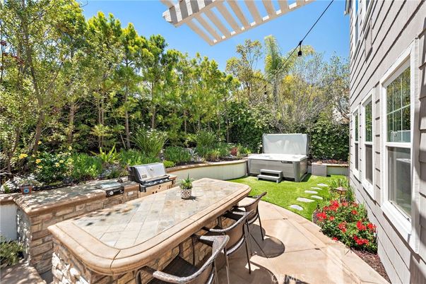 Exterior, Hot Tub