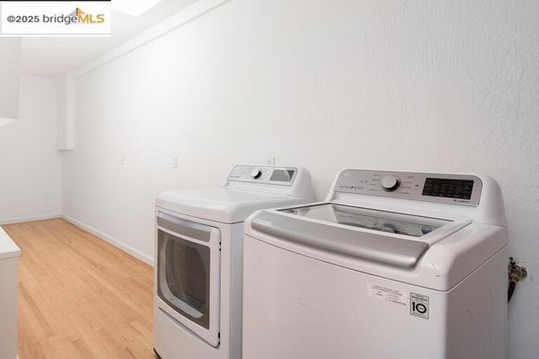 Interior, Washer, Wood Texture Flooring