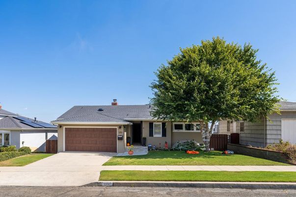 Attached, Exterior, Facade, Solar Panels, Ranch