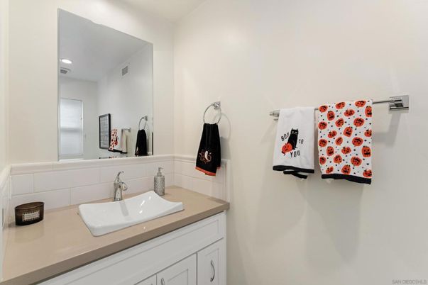 Bathroom, Interior, Recessed Lighting