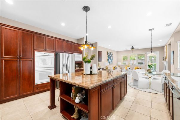 Dining room, Interior, Kitchen, Living room, Pendant Lights, Recessed Lighting, Stainless Steel Appliances