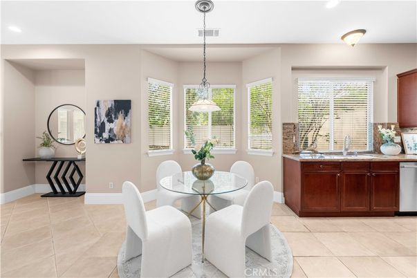 Dining room, Interior, Pendant Lights, Recessed Lighting