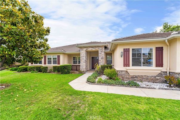 Backyard, Exterior, Facade, Ranch