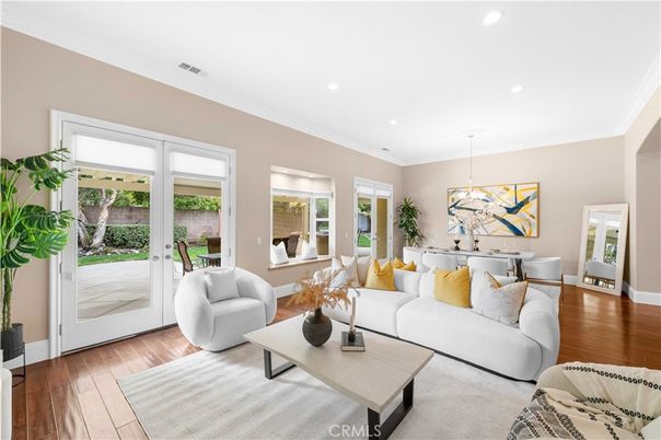 Dining room, Interior, Living room, Pendant Lights, Recessed Lighting, Wood Texture Flooring