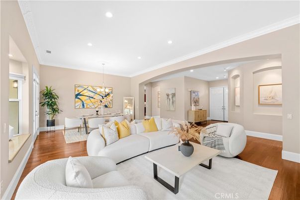 Dining room, Interior, Living room, Pendant Lights, Recessed Lighting, Wood Texture Flooring