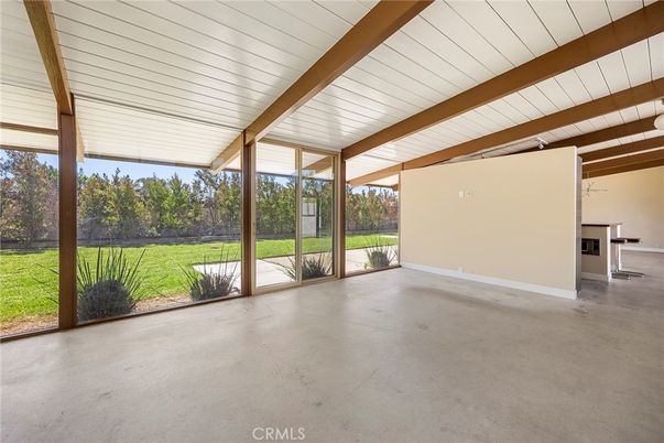 Empty room, Interior, Sun Room, Wooden Beams