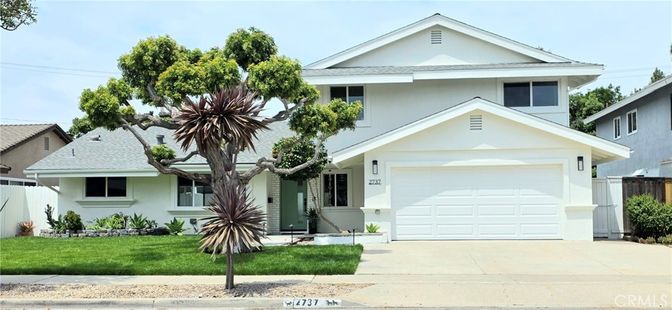 Attached, Exterior, Facade, American Craftsman