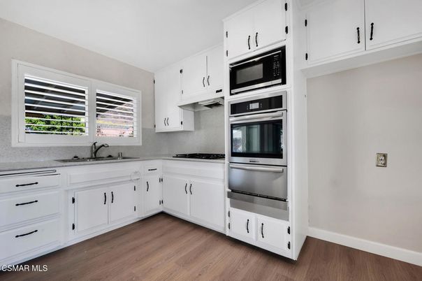 Interior, Kitchen, Stainless Steel Appliances, Wood Texture Flooring