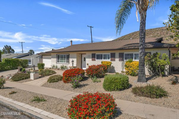 Exterior, Facade, Ranch