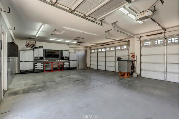 Garage, Interior