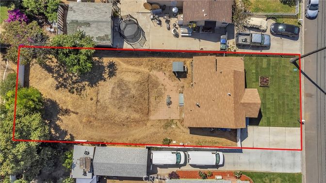 Exterior, Drone