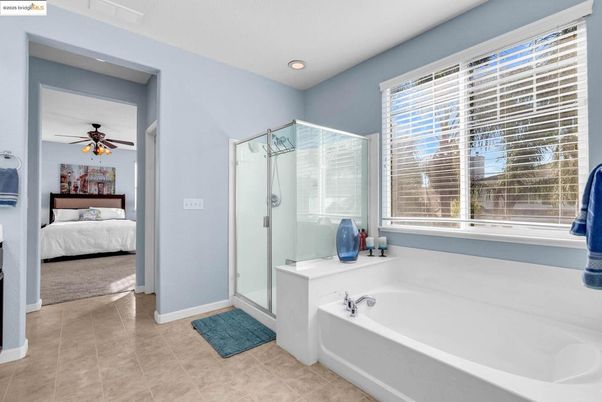 Bathroom, Bedroom, Glass Shower, Interior, Recessed Lighting