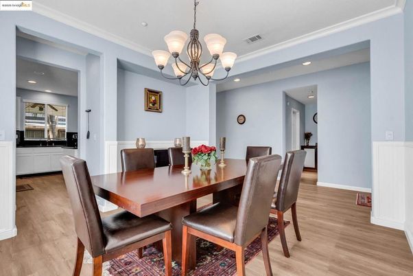 Chandelier, Dining room, Interior, Recessed Lighting, Wood Texture Flooring