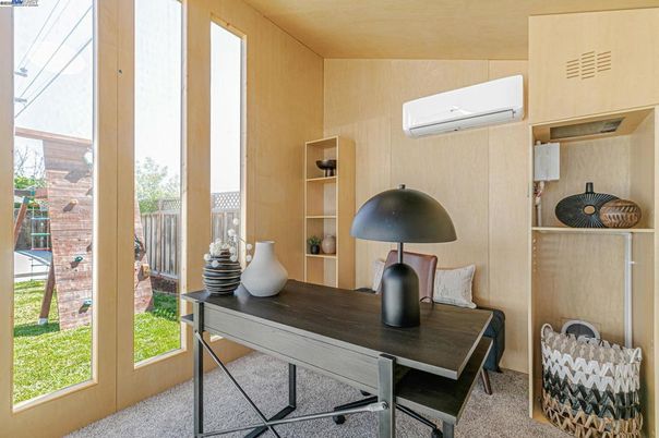 Home Office, Interior