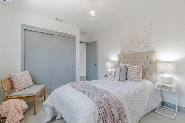 Bedroom, Interior, Pendant Lights, Wood Texture Flooring