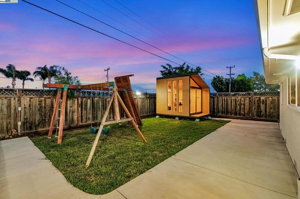 Backyard, Exterior, Playground