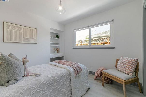 Bedroom, Interior, Pendant Lights, Wood Texture Flooring