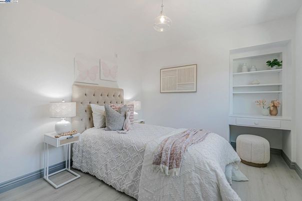 Bedroom, Interior, Pendant Lights, Wood Texture Flooring
