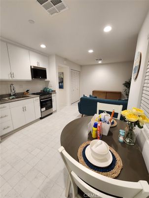 Dining room, Interior, Kitchen, Living room, Recessed Lighting