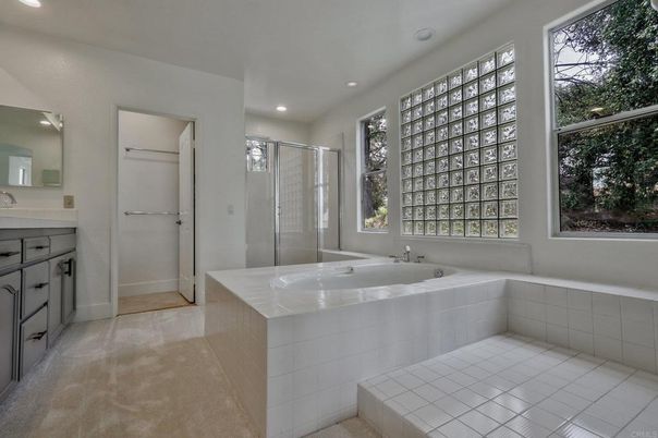 Bathroom, Interior, Recessed Lighting