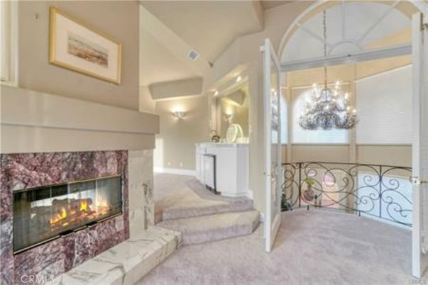 Chandelier, Fireplace, Interior, Pendant Lights